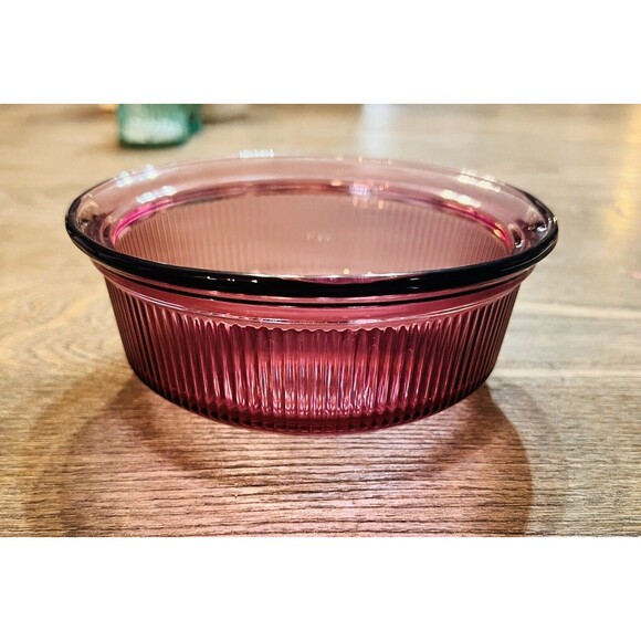 Corning VISION Casserole Baker Bowl Cranberry Ribbed C-16-B 1 pint capacity - Picture 1 of 6
